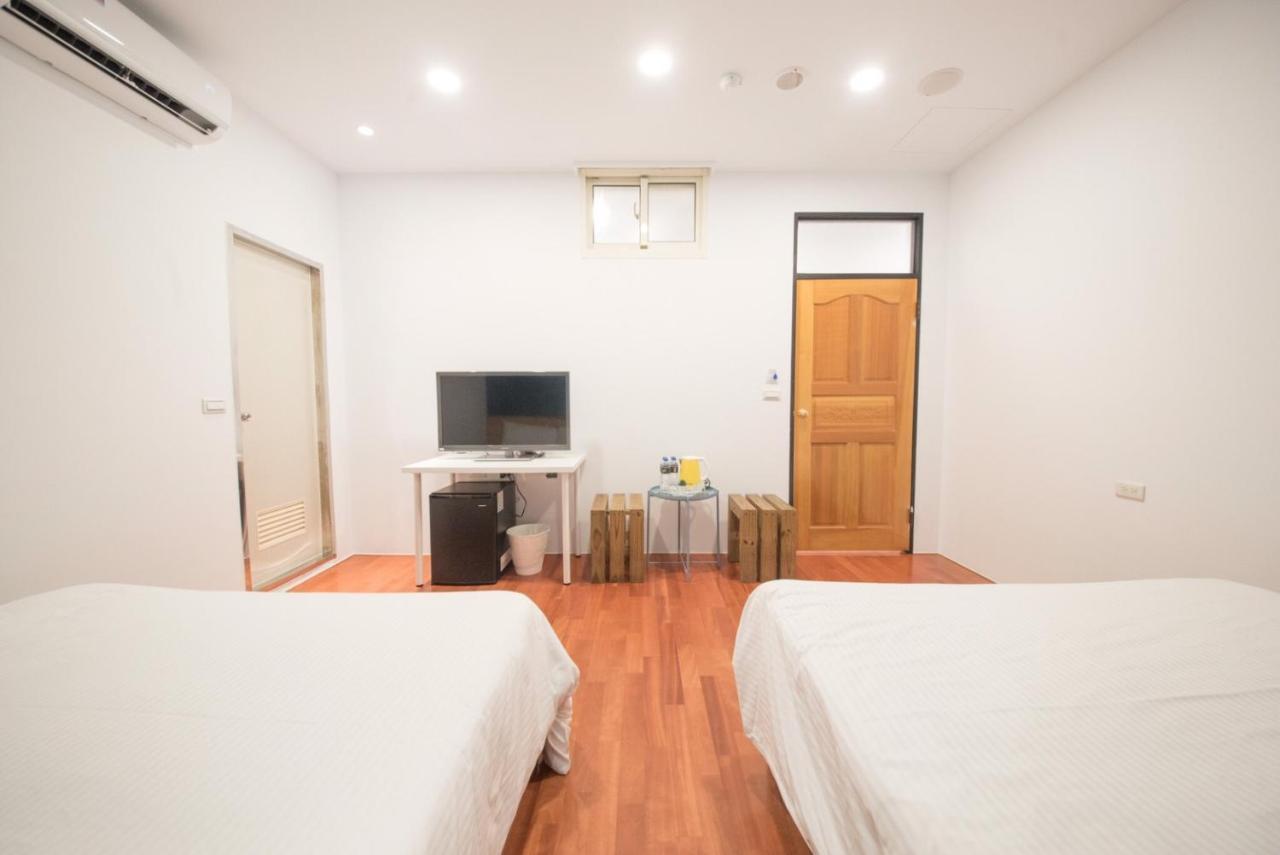 Deer Traveler Hostel หยูฉี ภายนอก รูปภาพ